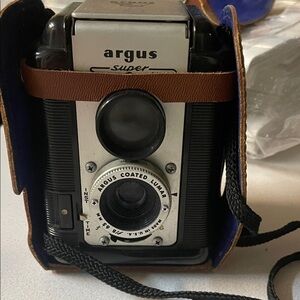 Targus Super Camera - Black and Brown